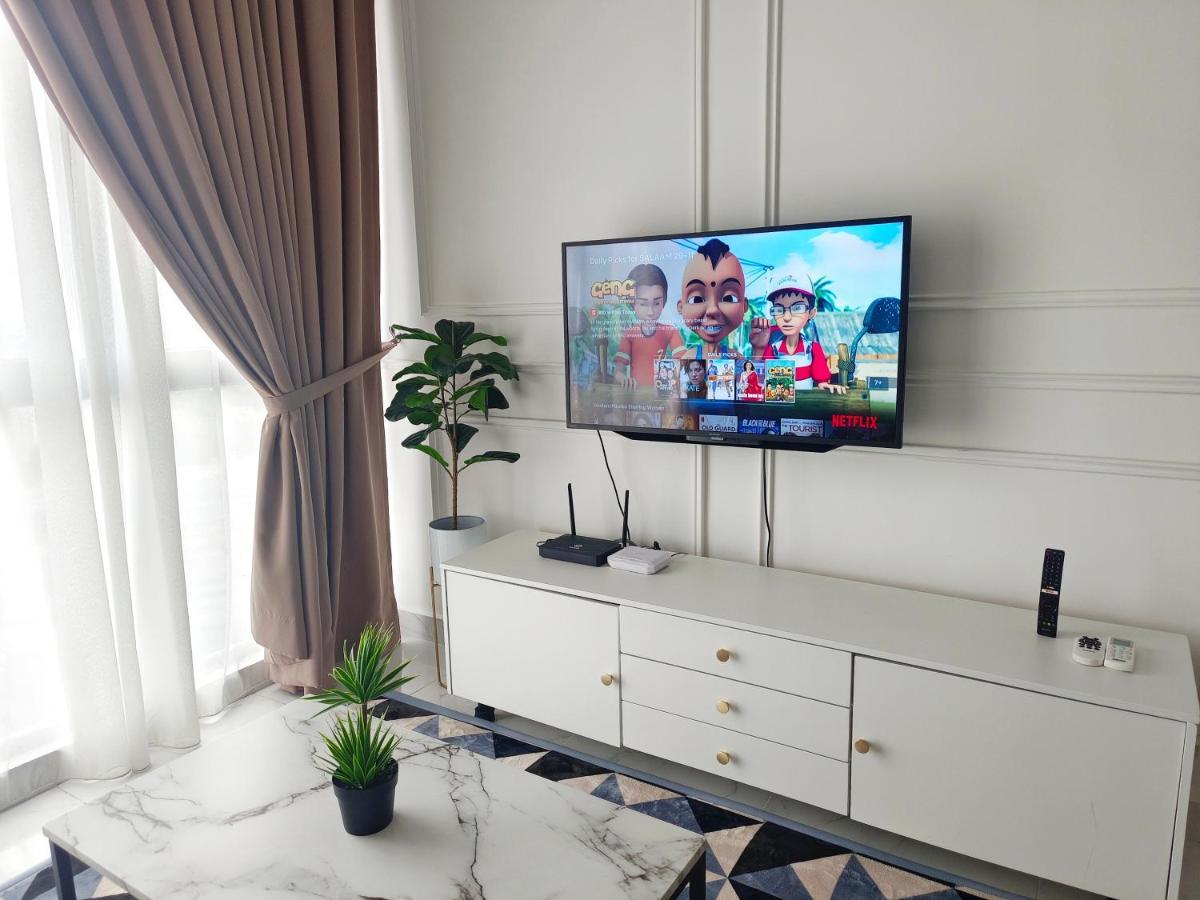 One Bedroom Troika Kota Bharu By Aghome, Modern Design Exterior photo