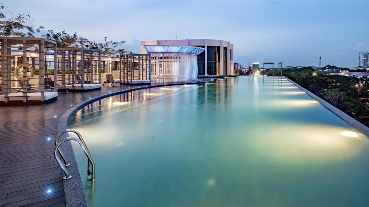 One Bedroom Troika Kota Bharu By Aghome, Modern Design Exterior photo