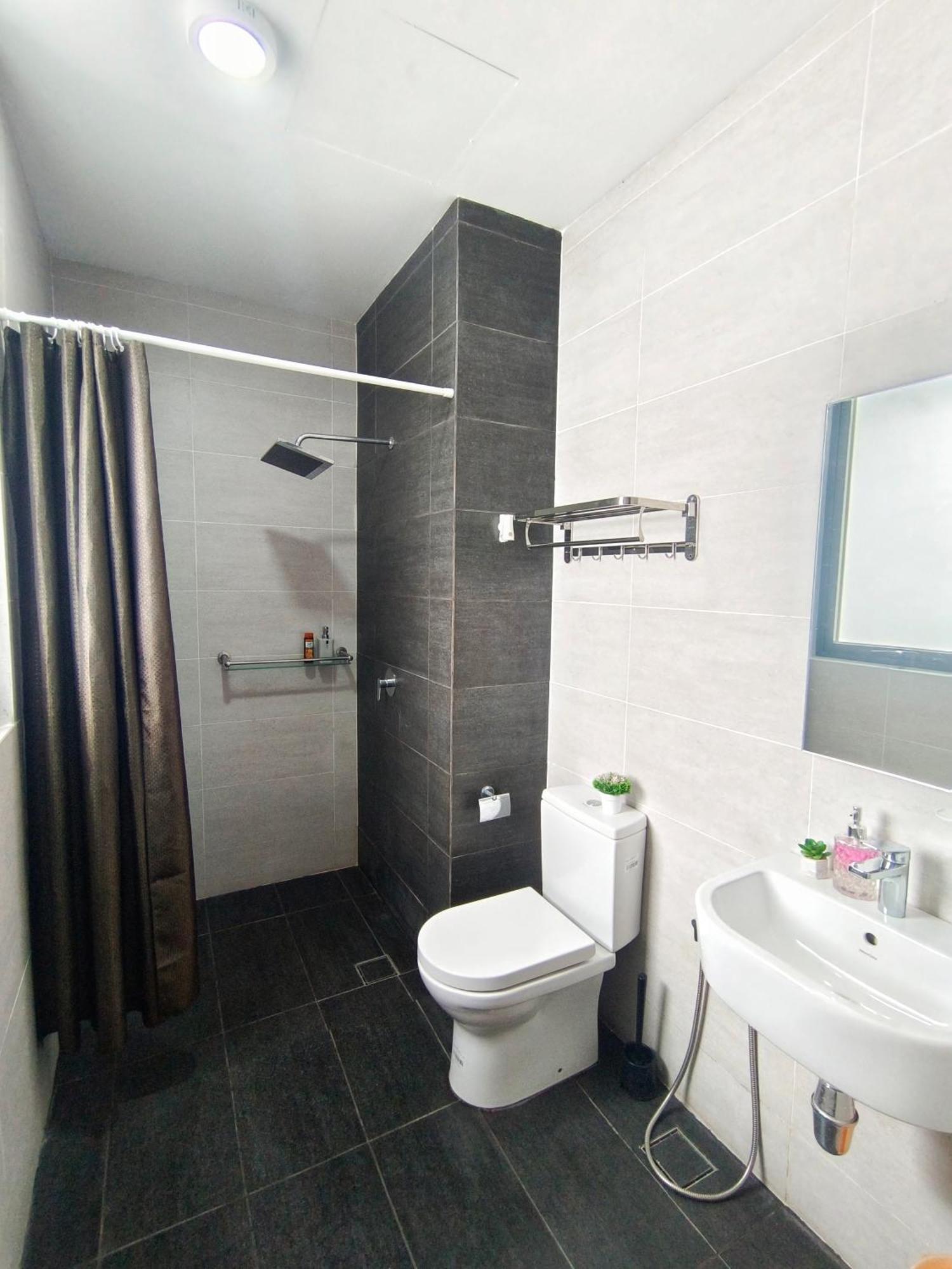 One Bedroom Troika Kota Bharu By Aghome, Modern Design Exterior photo